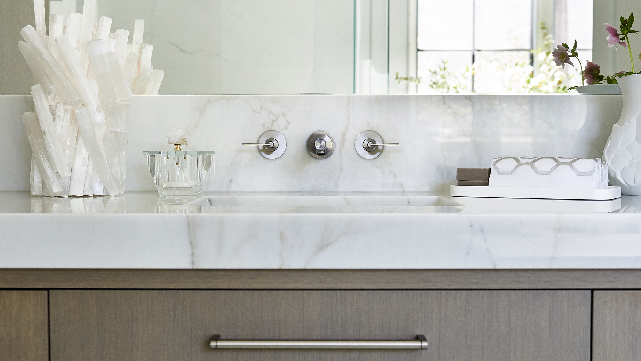 Bathroom sink